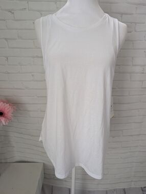 NWT Old Navy White Scoop Neck Tank Top